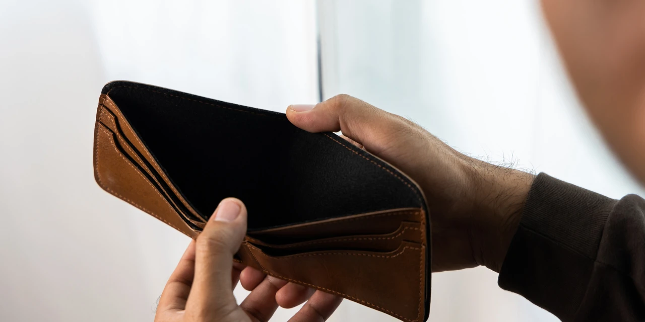 De gevolgen van een gokverslaving kunnen leiden tot lege portemonnees en financiële problemen.
