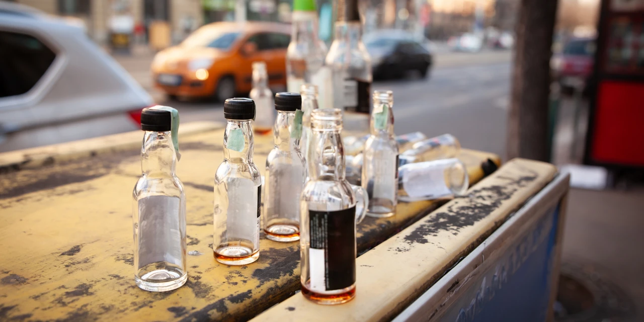 flesjes-alcohol-straat