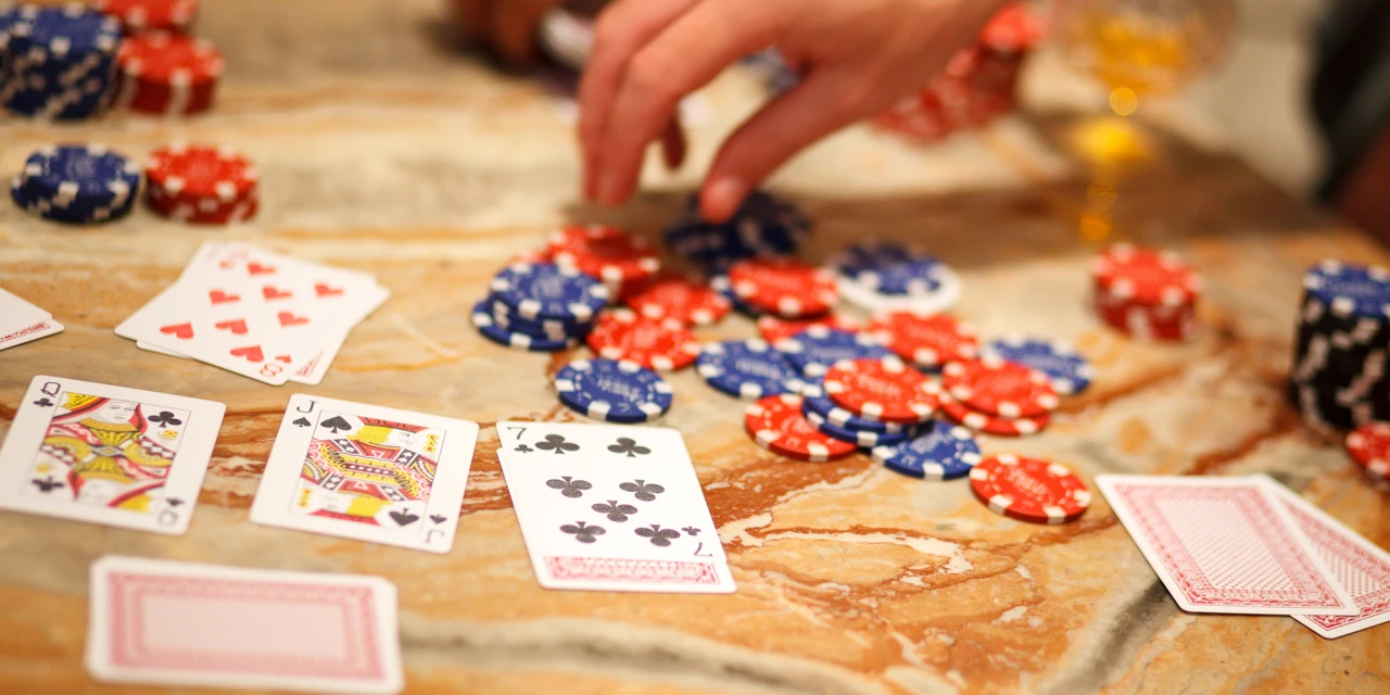 Ben jij een echte gokker die inzet op kaarten en pokerchips?